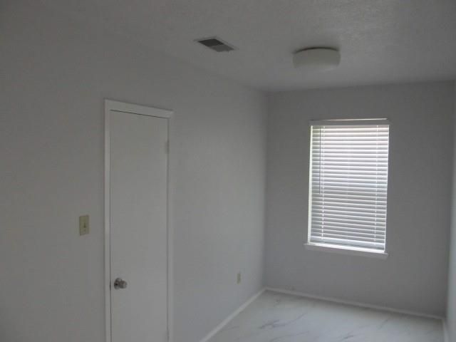 606 Pinebrook Lane, Baytown, TX 77521