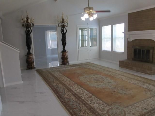 606 Pinebrook Lane, Baytown, TX 77521