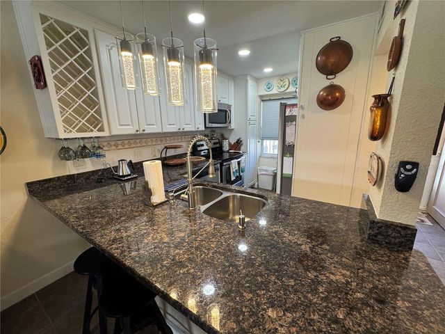 1400 TARPON CENTER DRIVE 206, Venice, FL 34285