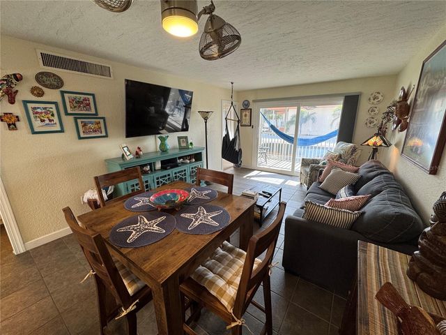 1400 TARPON CENTER DRIVE 206, Venice, FL 34285