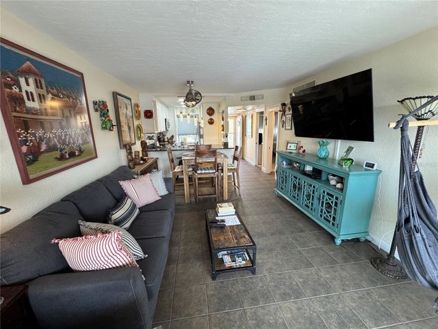 1400 TARPON CENTER DRIVE 206, Venice, FL 34285