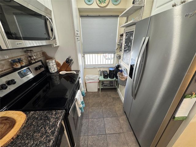 1400 TARPON CENTER DRIVE 206, Venice, FL 34285