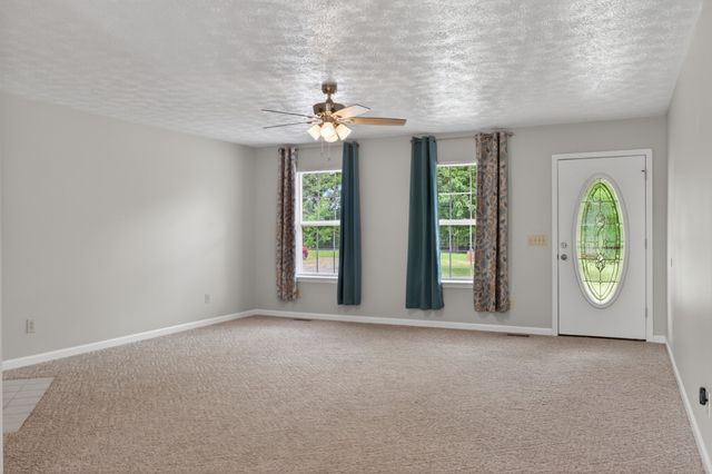 618 Lear Rd, Portland, TN 37148