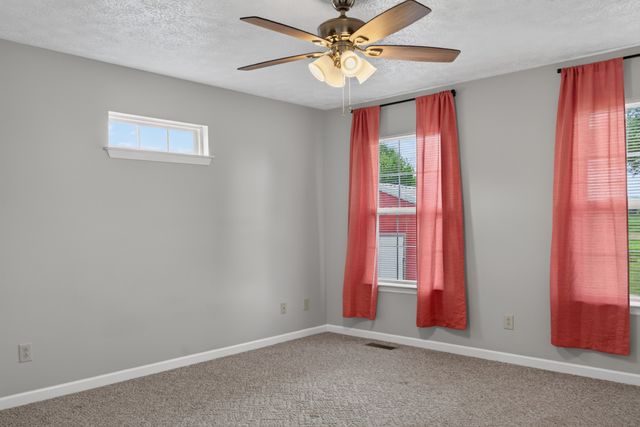 618 Lear Rd, Portland, TN 37148