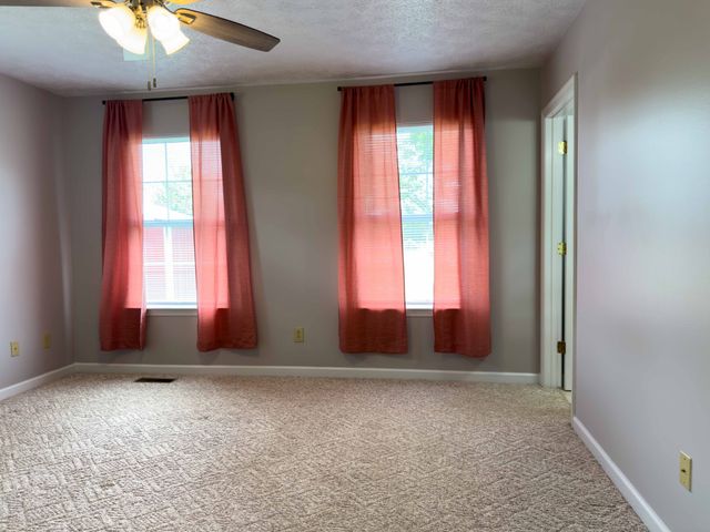 618 Lear Rd, Portland, TN 37148
