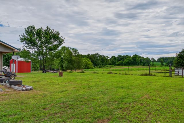 618 Lear Rd, Portland, TN 37148
