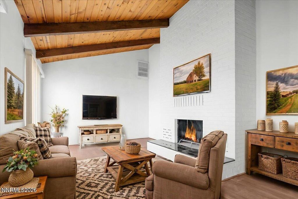 Image 6 of property listing at 10160 Manassas Drive, Reno, NV 89508