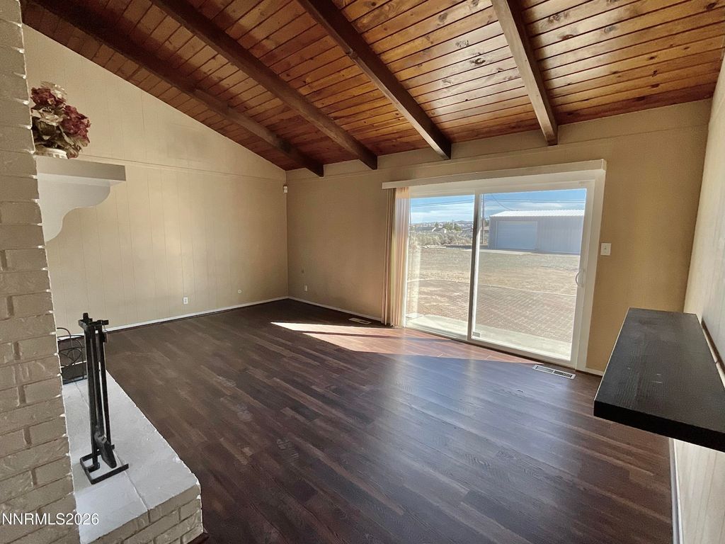 Image 7 of property listing at 10160 Manassas Drive, Reno, NV 89508