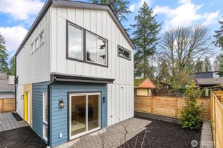 14306 Roslyn Place N, Seattle, WA 98133