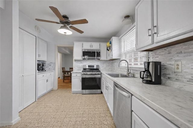 36 Whetstone DR, Hampton, VA 23666