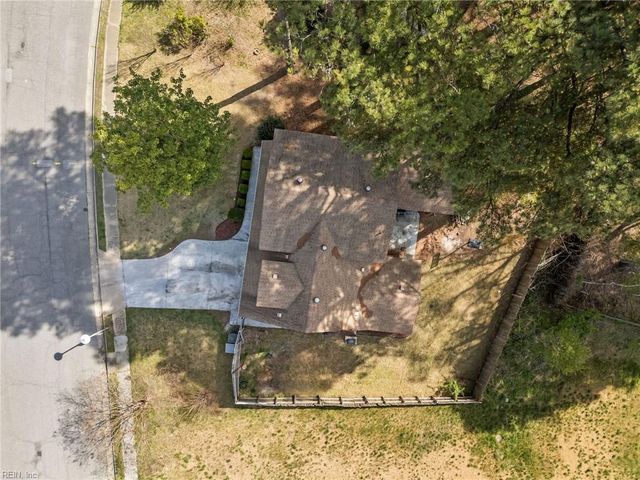 36 Whetstone DR, Hampton, VA 23666