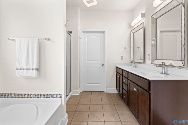 3011 Magnolia Leaf Circle, Owens Cross Roads, AL 35763