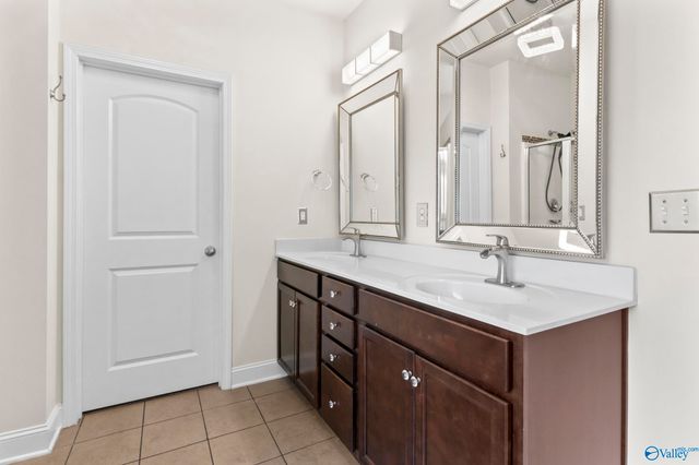 3011 Magnolia Leaf Circle, Owens Cross Roads, AL 35763