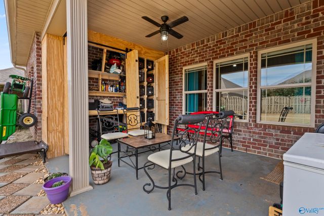 3011 Magnolia Leaf Circle, Owens Cross Roads, AL 35763