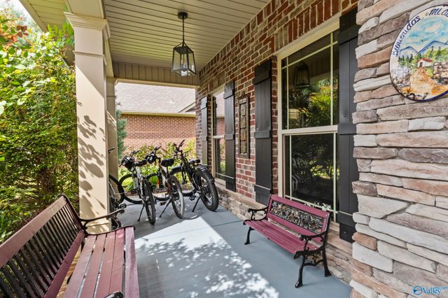 3011 Magnolia Leaf Circle, Owens Cross Roads, AL 35763