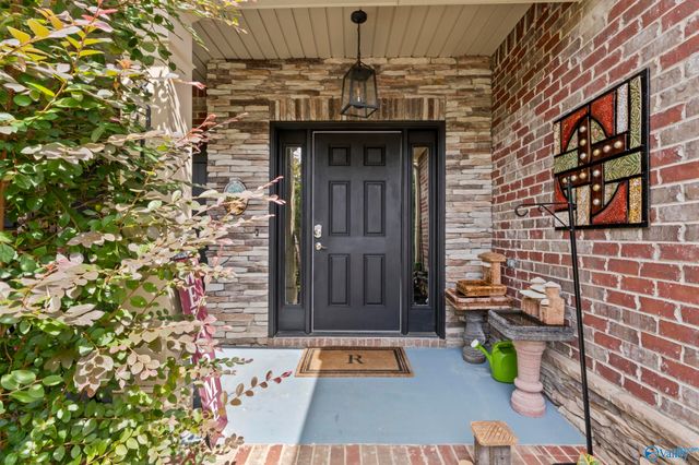 3011 Magnolia Leaf Circle, Owens Cross Roads, AL 35763