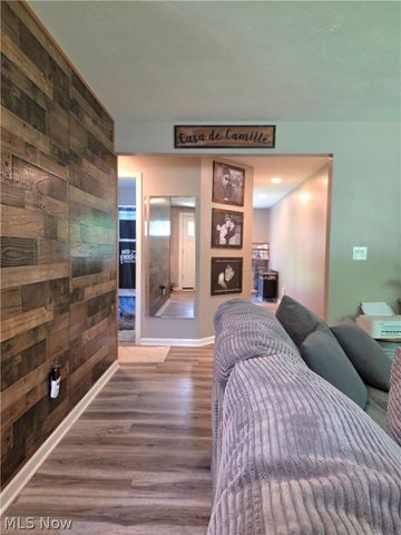 9856 Dupont Drive, Columbia Station, OH 44028