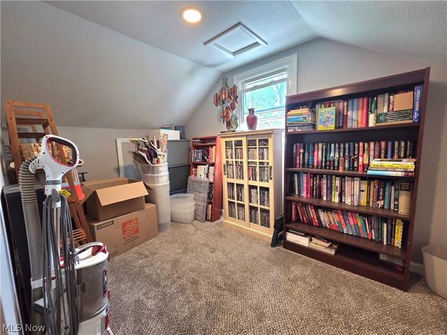 9856 Dupont Drive, Columbia Station, OH 44028