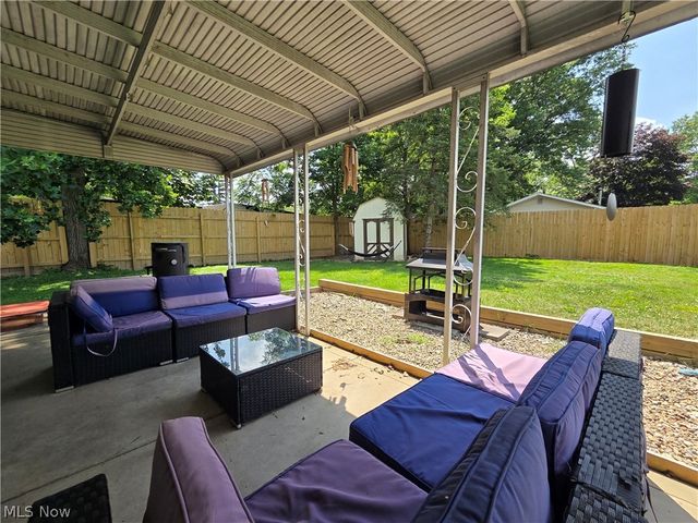 9856 Dupont Drive, Columbia Station, OH 44028