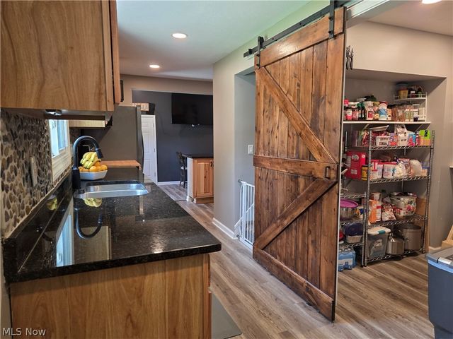 9856 Dupont Drive, Columbia Station, OH 44028