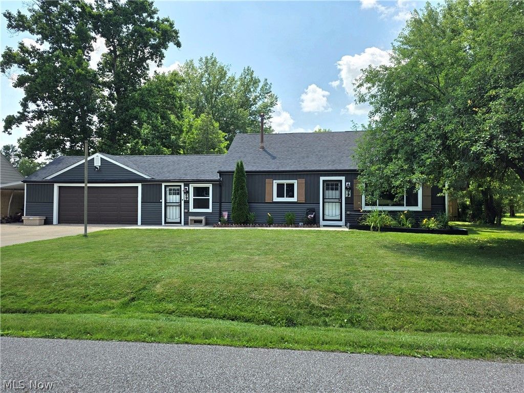 9856 Dupont Drive, Columbia Station, OH 44028
