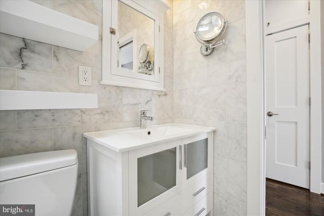 1109 I ST NE, Washington, DC 20002