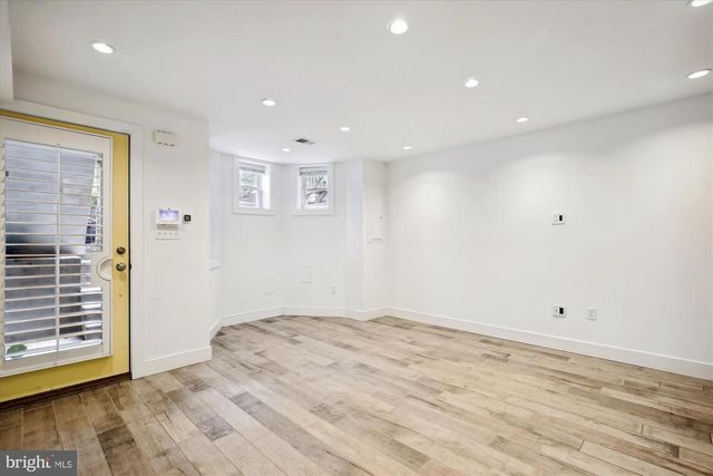 1109 I ST NE, Washington, DC 20002