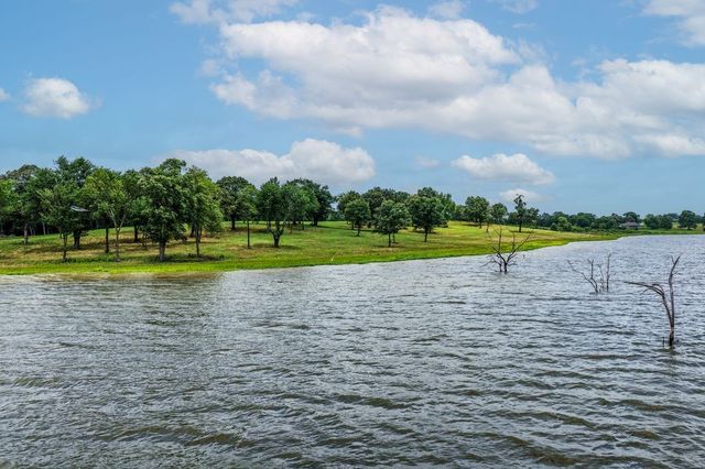 343 Private Road 7327, Emory, TX 75440