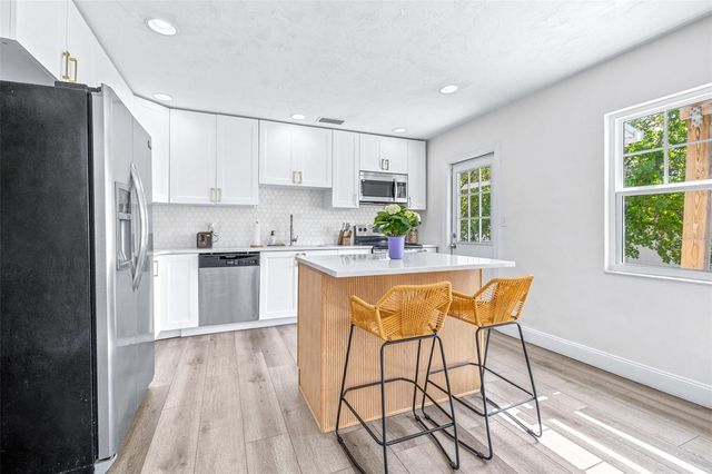 2991 38TH STREET N, St Petersburg, FL 33713