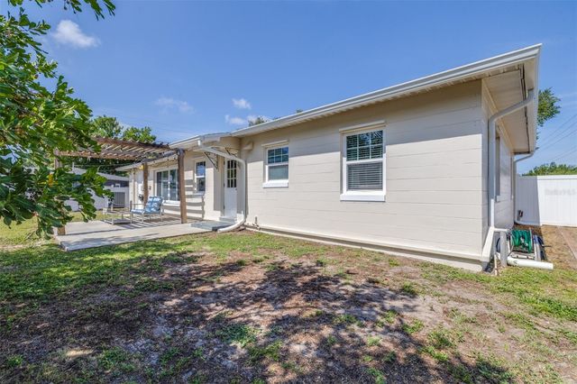 2991 38TH STREET N, St Petersburg, FL 33713