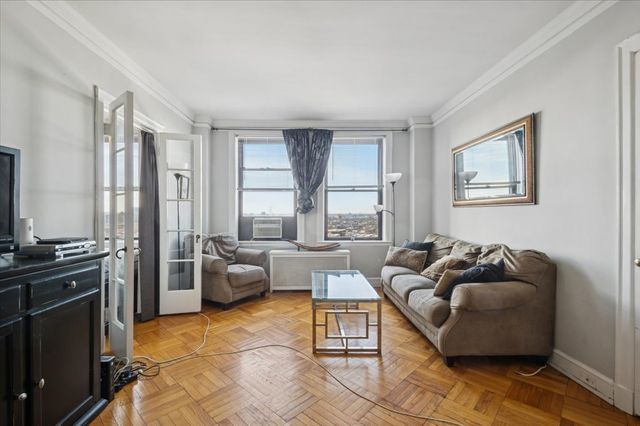 2000 N Lincoln Park West 1311, Chicago, IL 60614