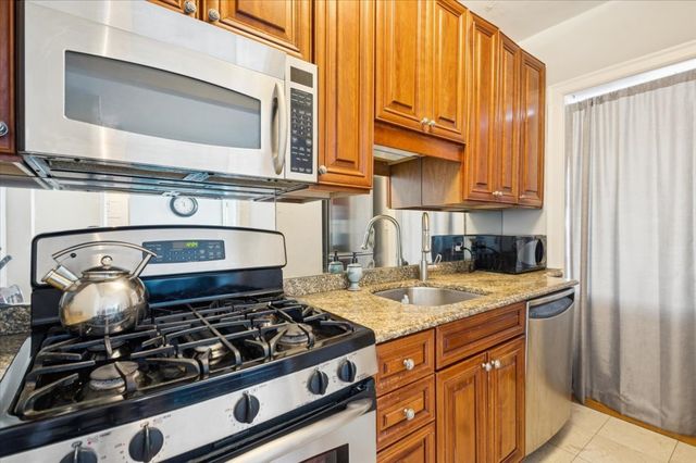 2000 N Lincoln Park West 1311, Chicago, IL 60614