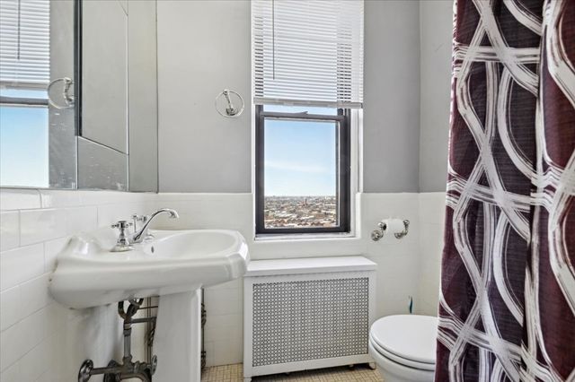 2000 N Lincoln Park West 1311, Chicago, IL 60614