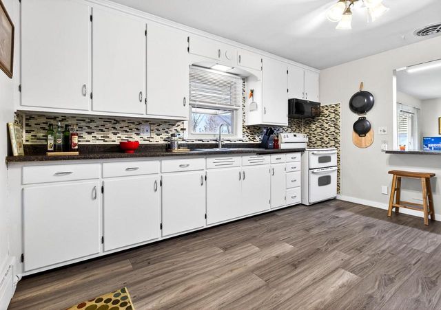 934 W 9TH AVENUE, Oshkosh, WI 54902