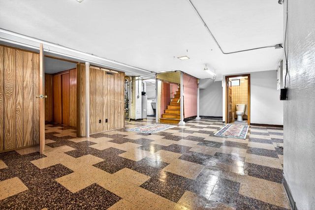 934 W 9TH AVENUE, Oshkosh, WI 54902