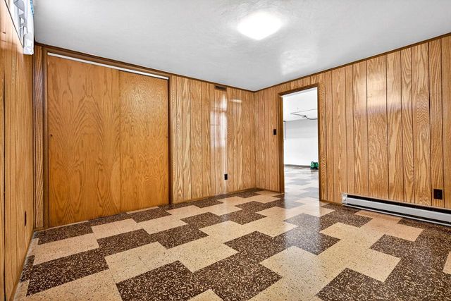 934 W 9TH AVENUE, Oshkosh, WI 54902