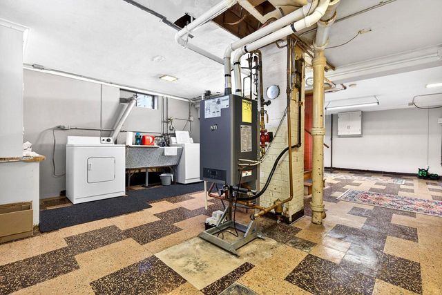 934 W 9TH AVENUE, Oshkosh, WI 54902