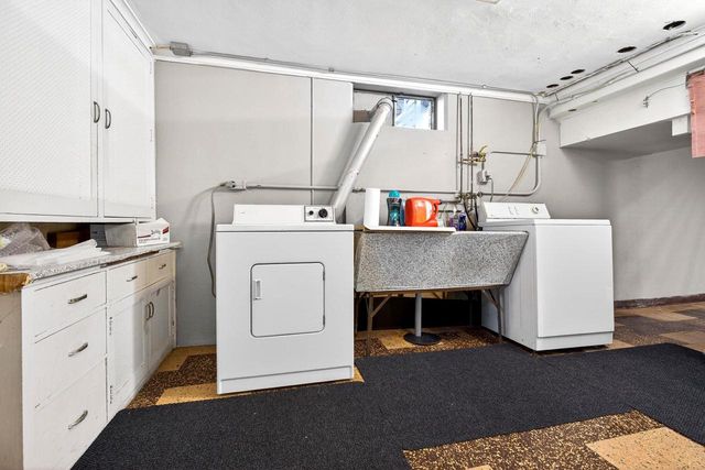 934 W 9TH AVENUE, Oshkosh, WI 54902