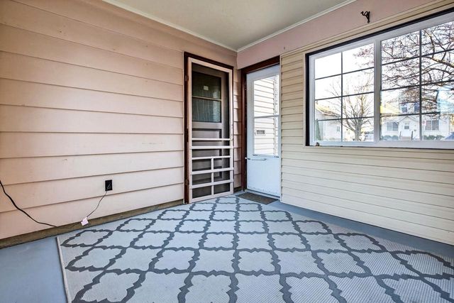 934 W 9TH AVENUE, Oshkosh, WI 54902