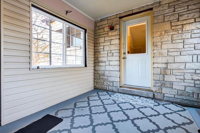 934 W 9TH AVENUE, Oshkosh, WI 54902