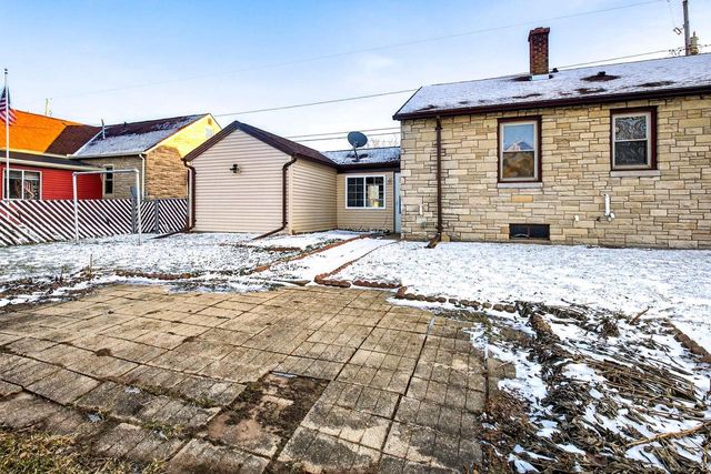 934 W 9TH AVENUE, Oshkosh, WI 54902