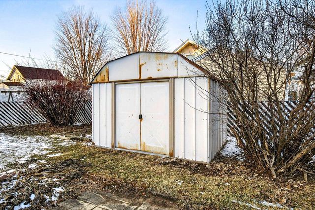 934 W 9TH AVENUE, Oshkosh, WI 54902