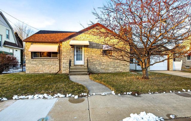 934 W 9TH AVENUE, Oshkosh, WI 54902
