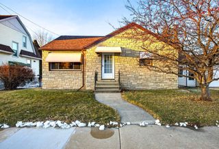 934 W 9TH AVENUE, Oshkosh, WI 54902