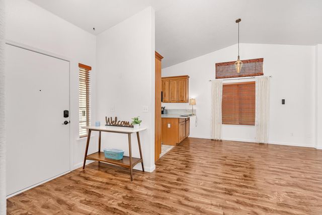 1564 E Waterford Ave, Fresno, CA 93720