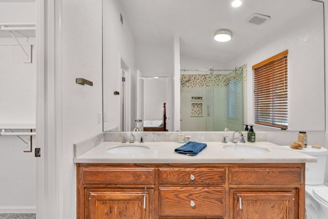 1564 E Waterford Ave, Fresno, CA 93720