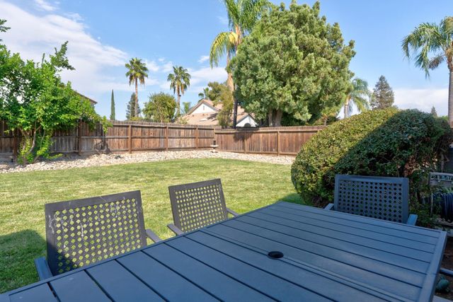 1564 E Waterford Ave, Fresno, CA 93720