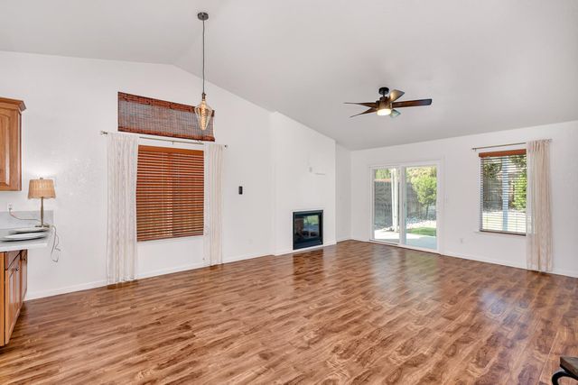 1564 E Waterford Ave, Fresno, CA 93720