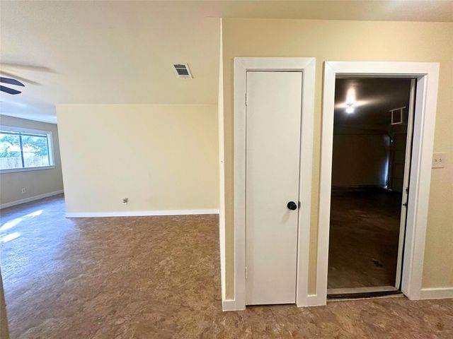 2525 Dovemeadow DR, Austin, TX 78744
