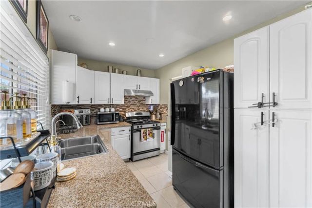 44202 E 4th Street, Lancaster, CA 93535